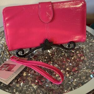 NWT Nelli’s wallet/wristlet.